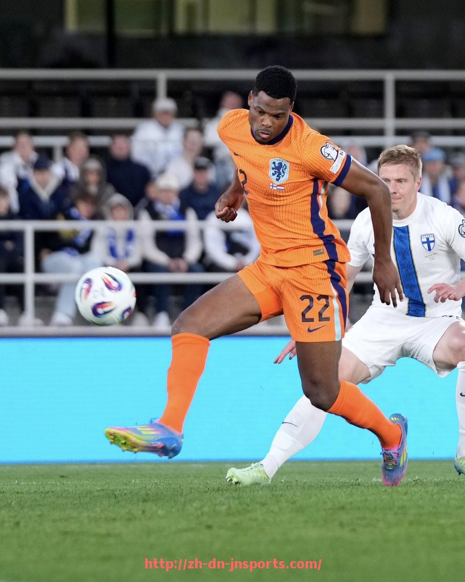 JN江南体育-2019年中超联赛裁判判罚表现与争议事件汇总