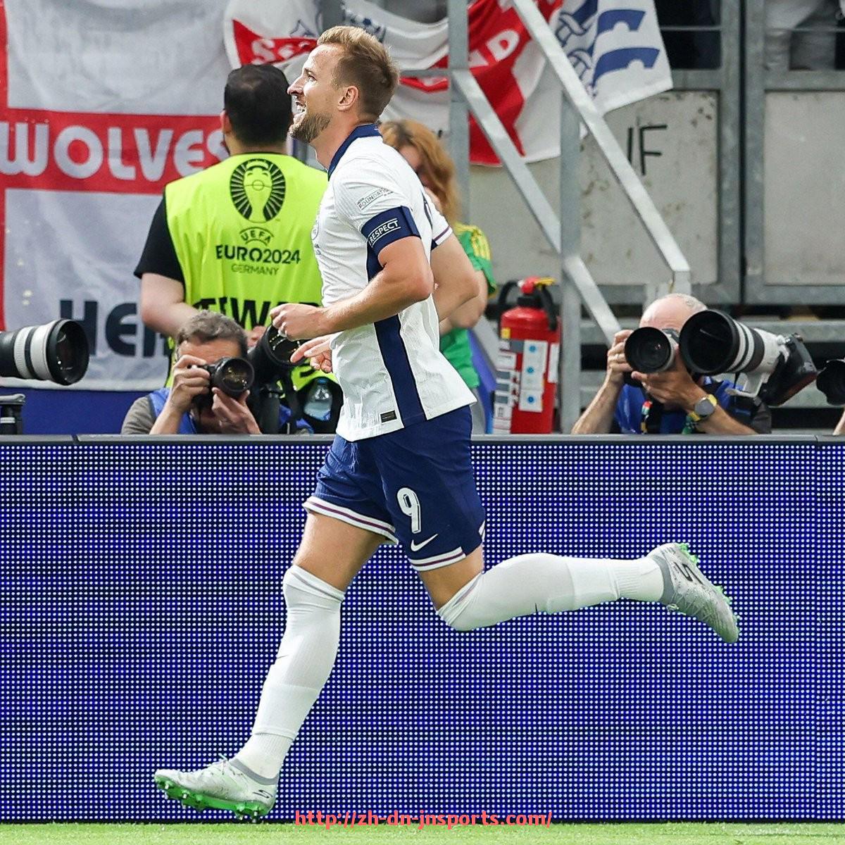 JN江南体育-世俱杯比赛暂停期间互动活动安排：填补等待时间的乐趣